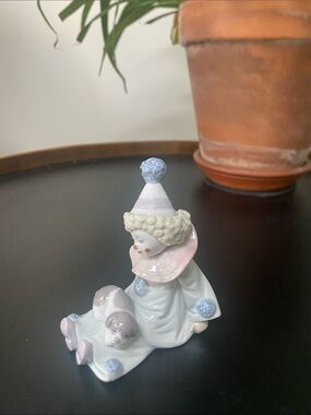 Lladro Pierrot Clown with Sleeping Puppy Porcelain Figurine Retired # 5277